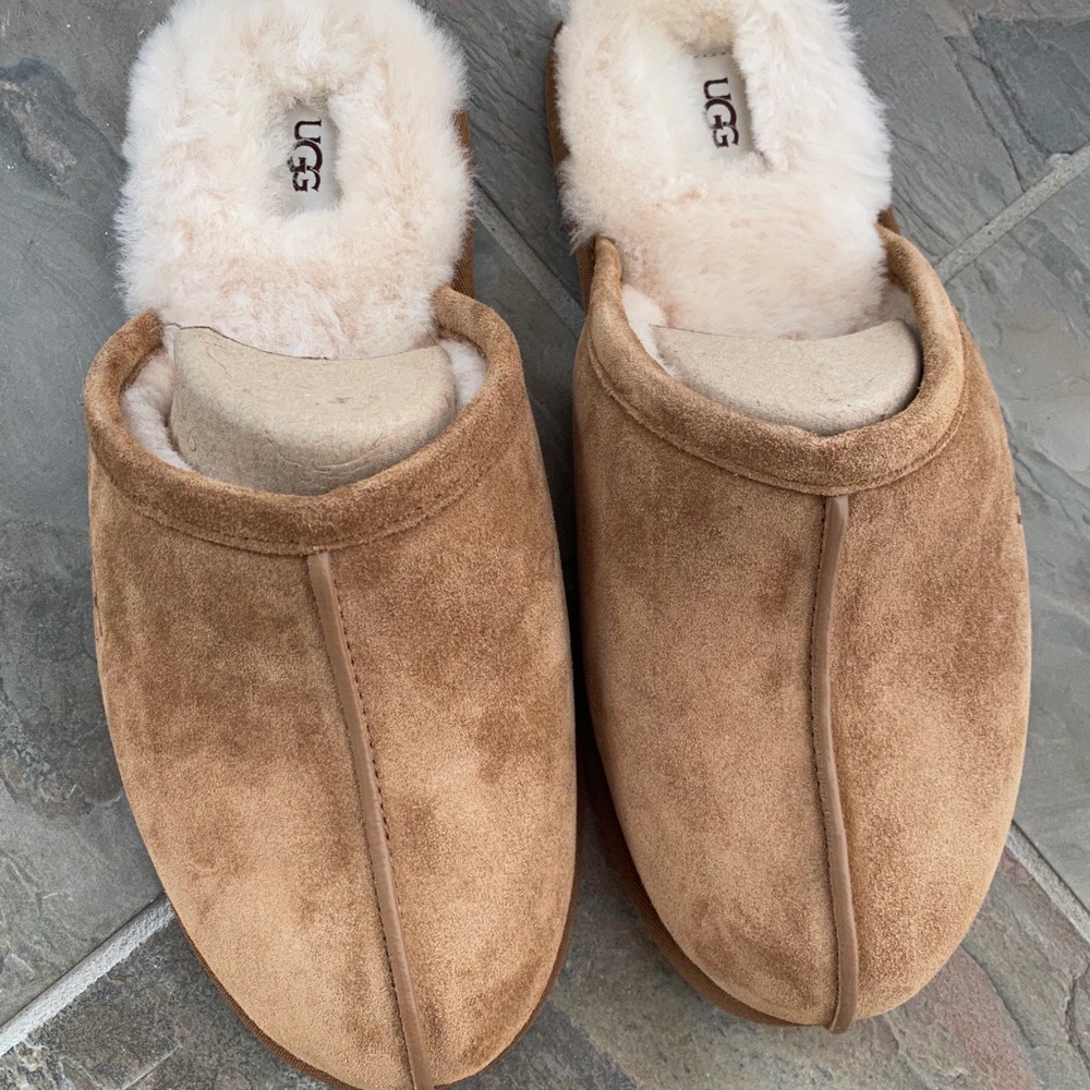 Men’s Ugg Scuff Slippers in chestnut